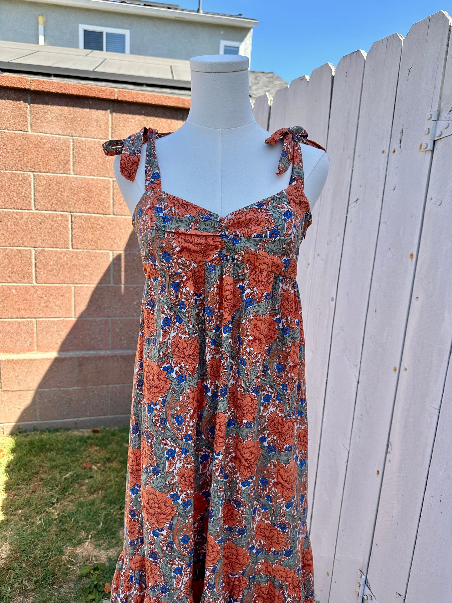 Small Peony Pattern Dress