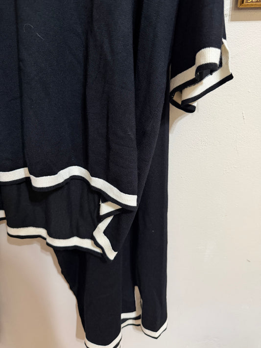 2x NWT Black Cream Set