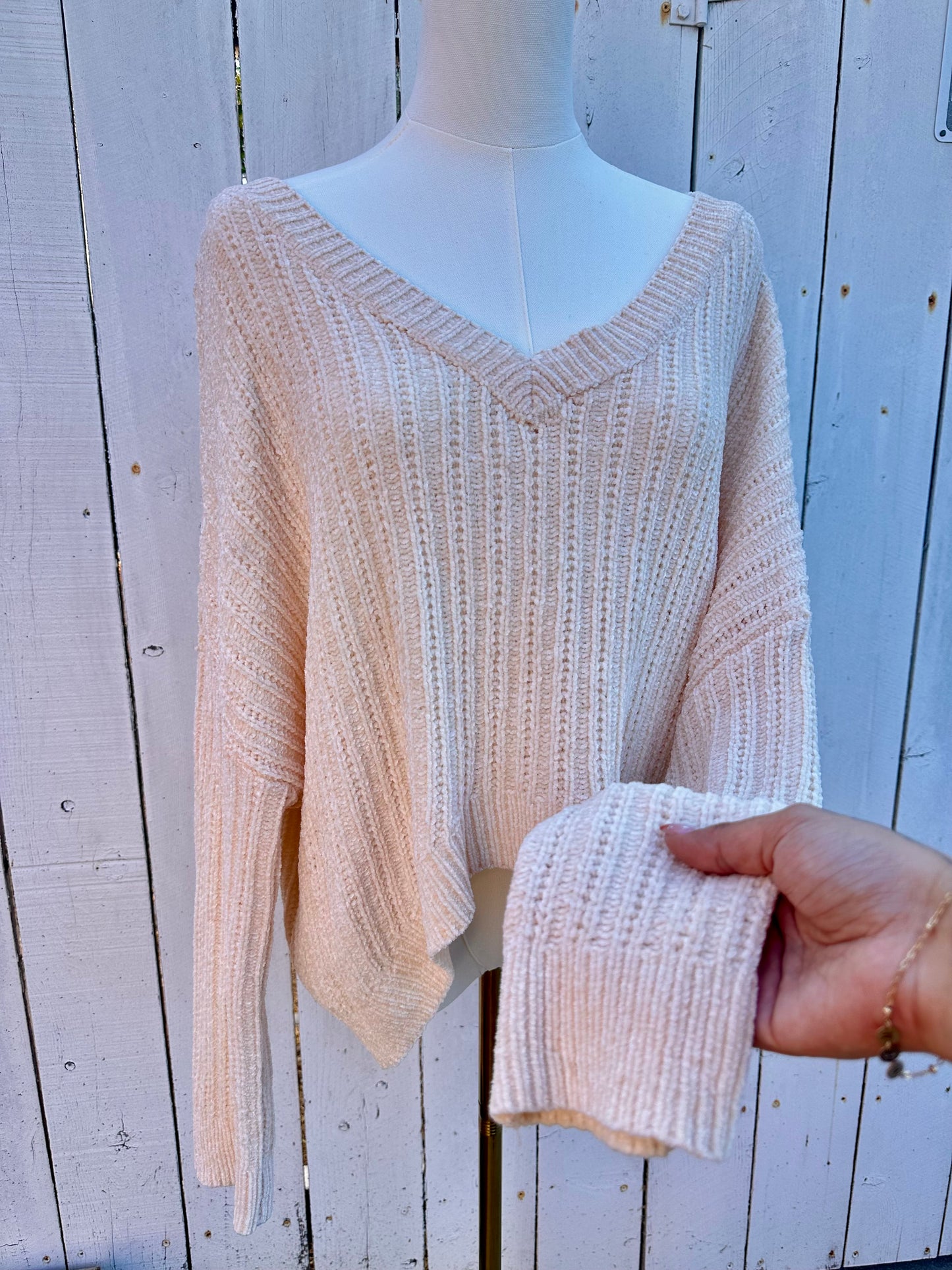 M/L Cream Cropped Sweater