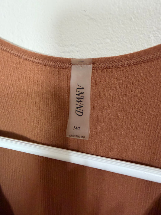 M/L Brown Ribbed Tank