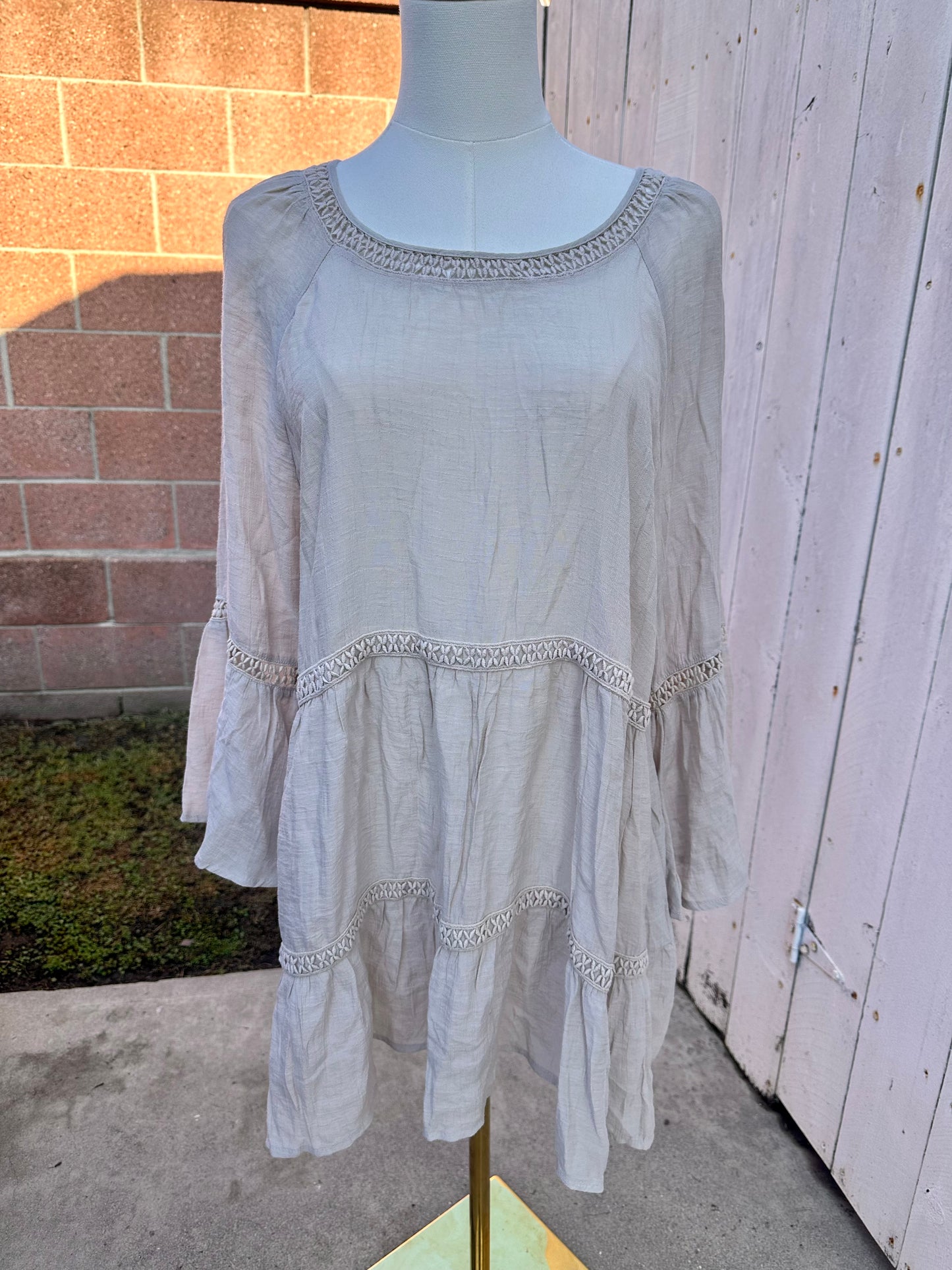 L/XL Khaki Flowy Top