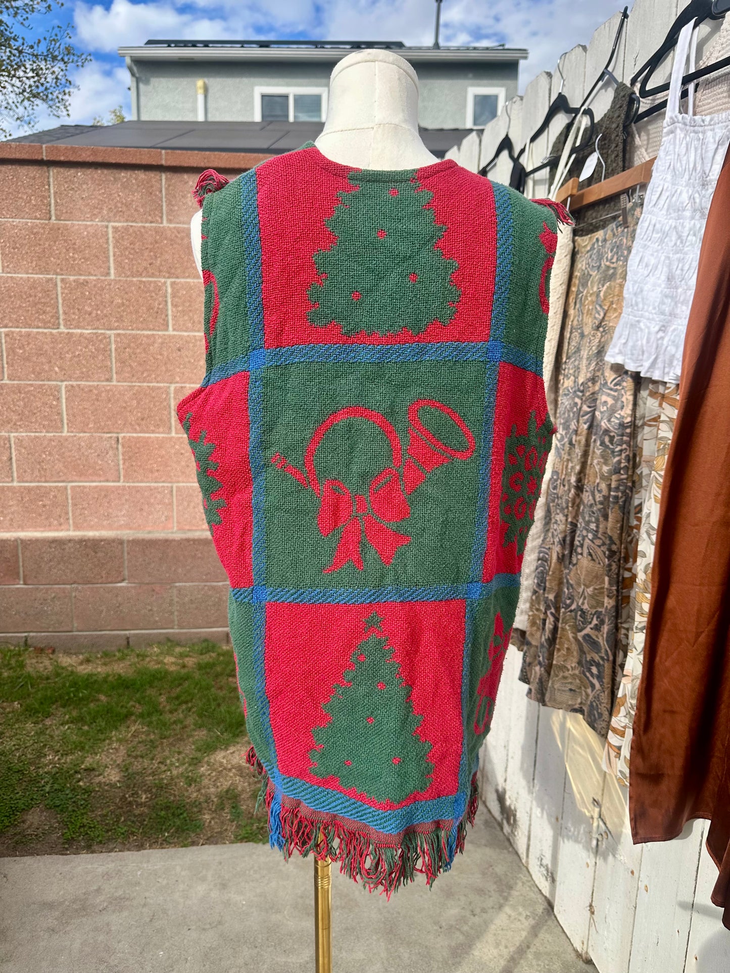 L/XL Christmas Vest
