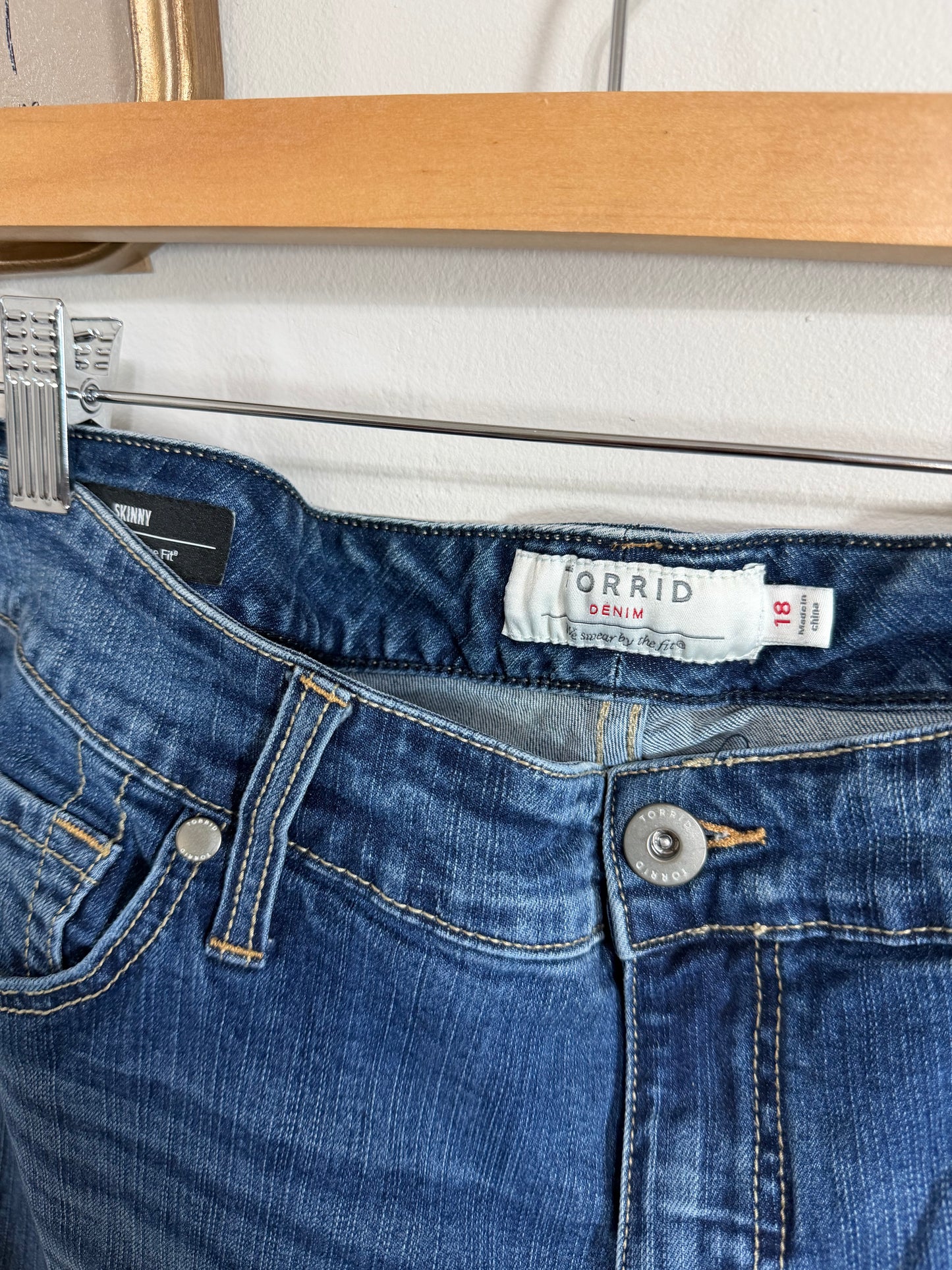 Size 18 NWT Straight Boyfriend Jeans