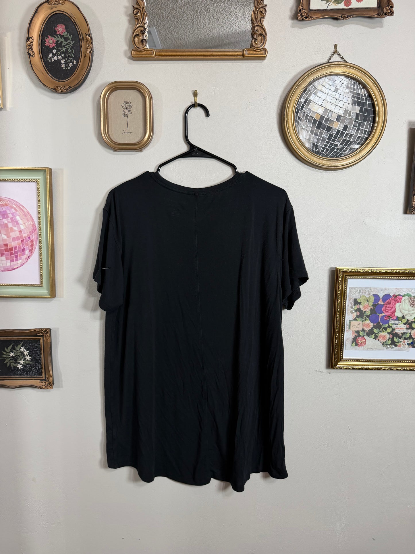 Small Black Basic Flowy Tee