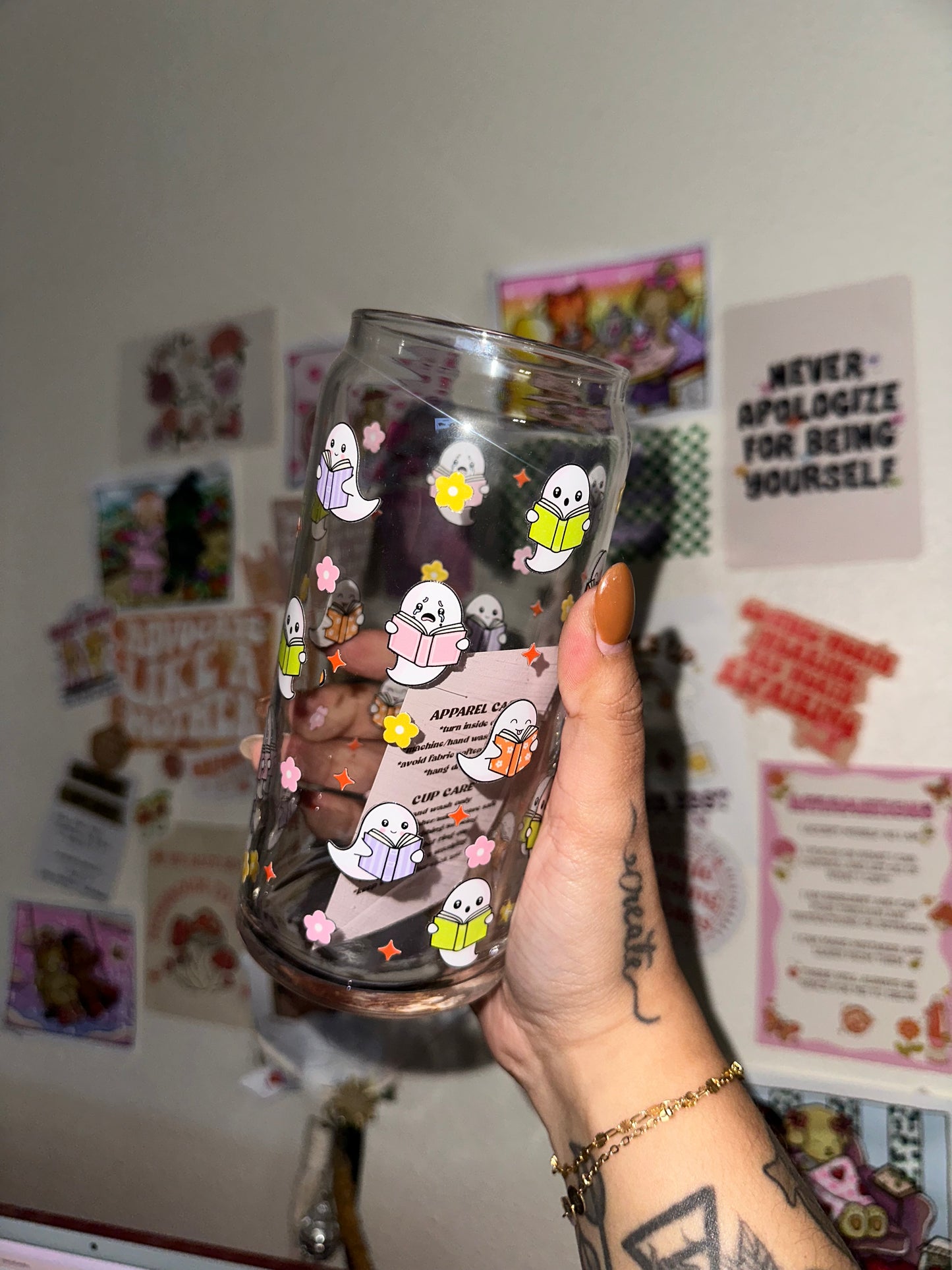 Bookish Ghost 20oz Glass Cup