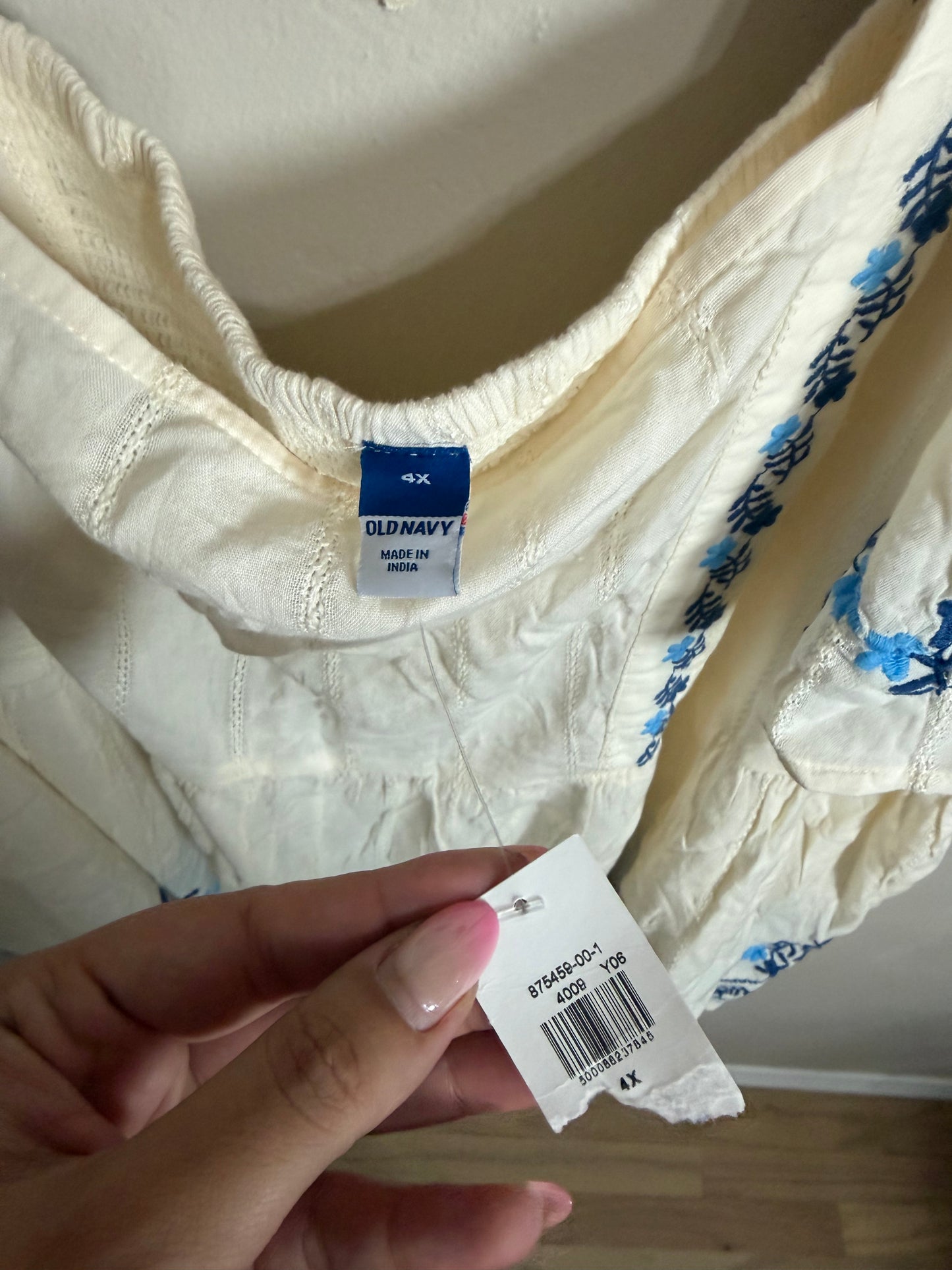 4x NWT Cream & Blue Embroidered Top