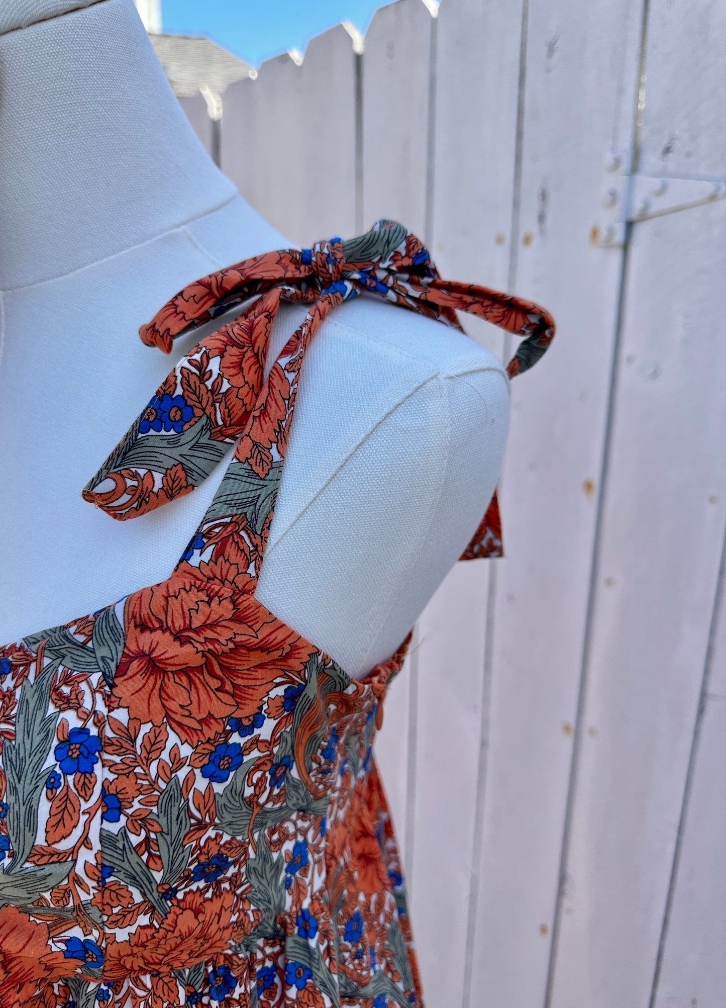 Small Peony Pattern Dress