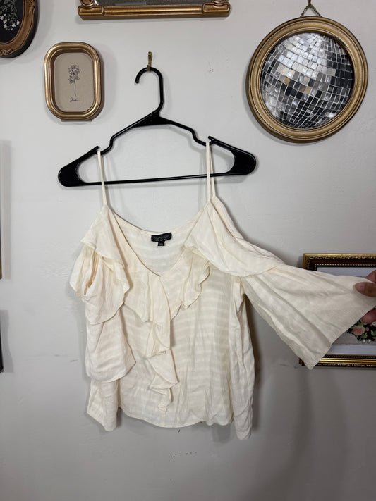 US 10 Cream Ruffle Top 3/4 Sleeve