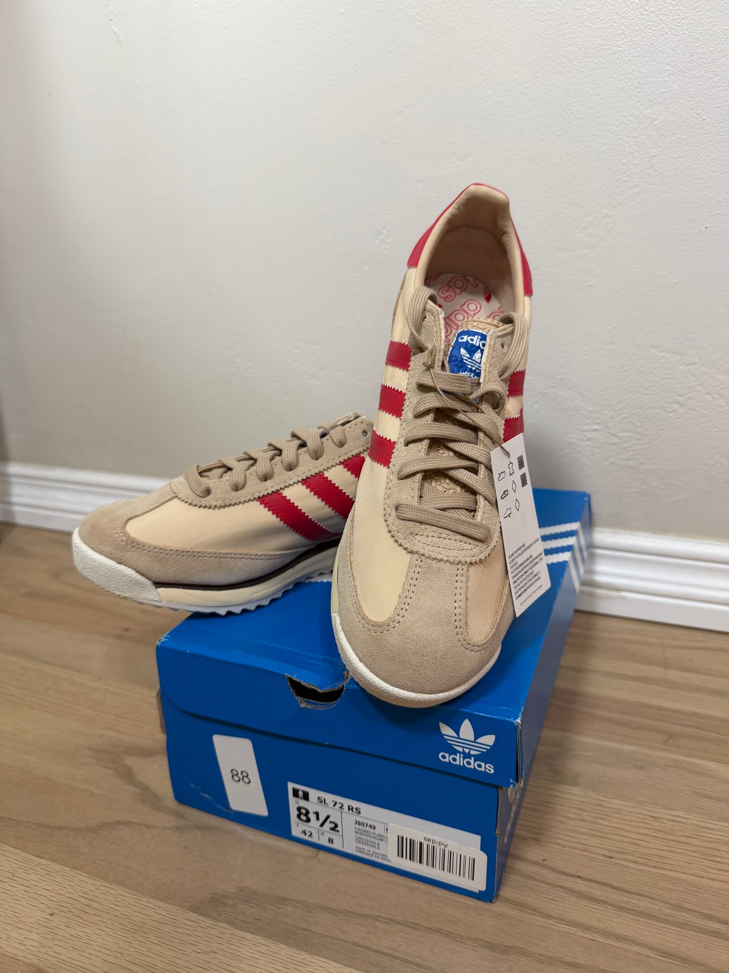 Size 8.5 Adidas NWT SL 72 RS Shoes