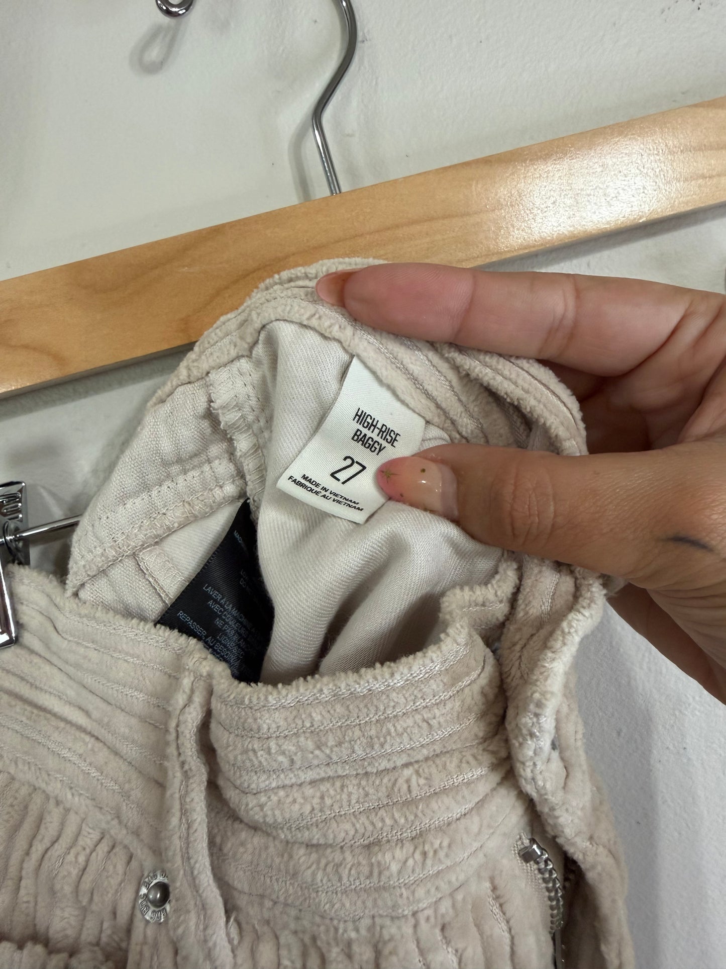 Size 27 BDG Corduroy Pants
