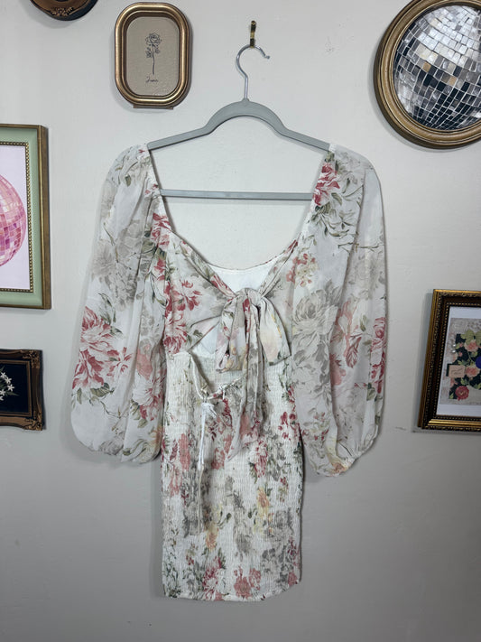 Small NWT Floral Dress w/ Tie Back