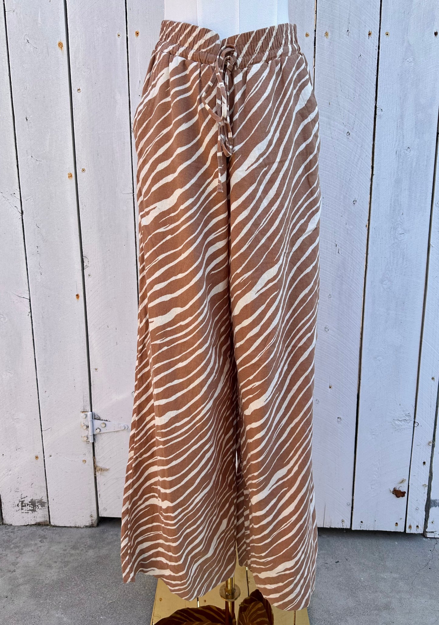 Medium Neutral Flare Pants