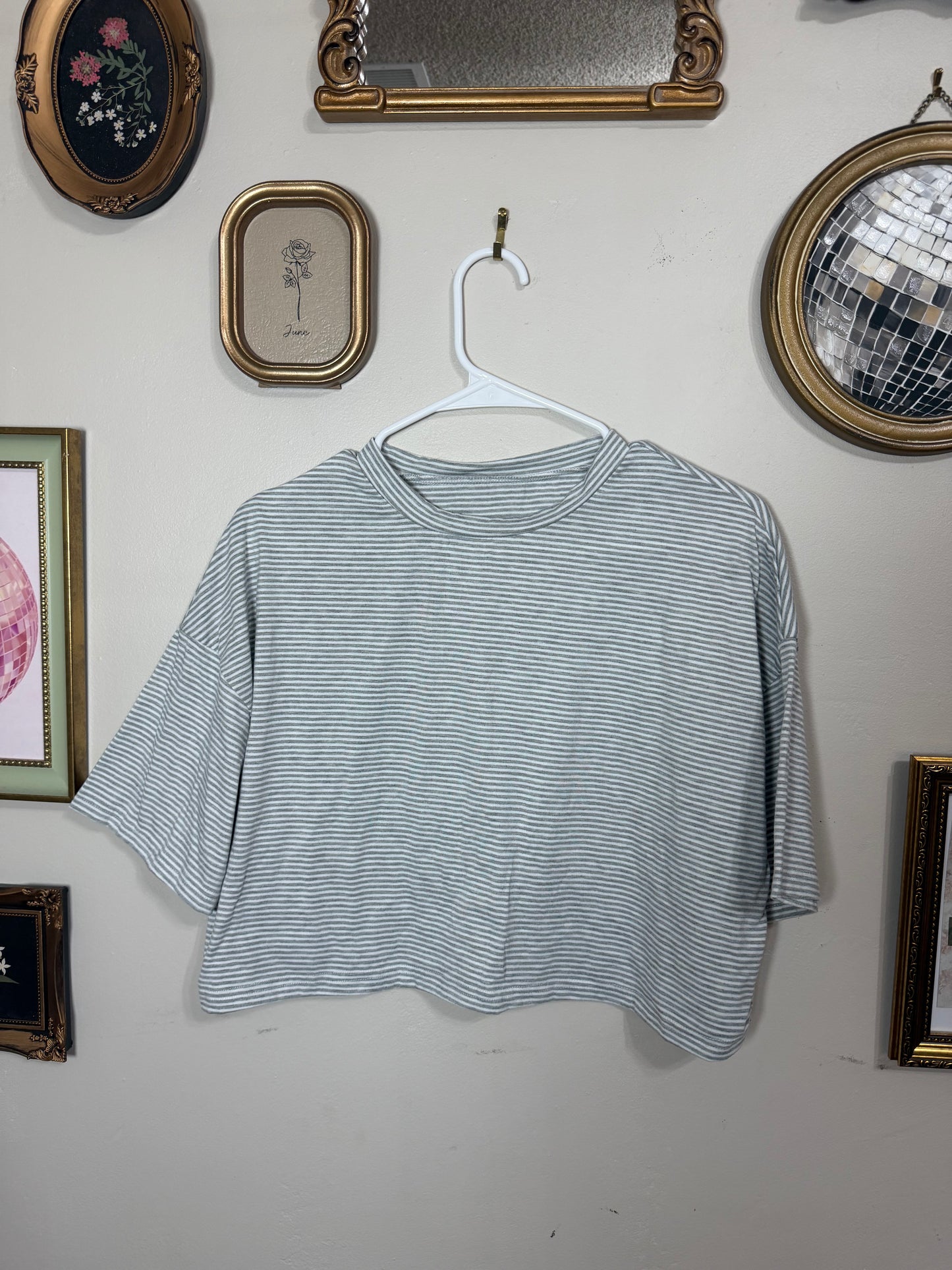 Best L/XL Striped Cropped Tee
