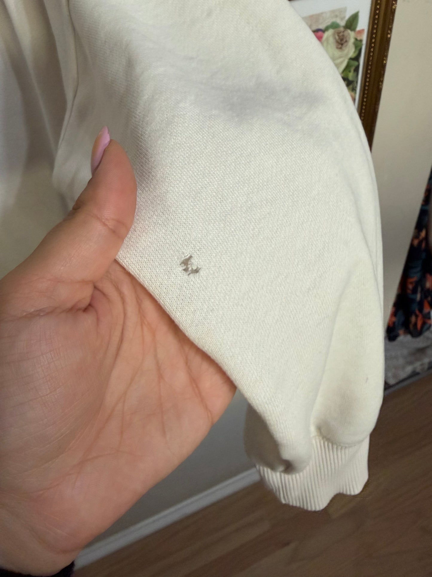 XL Tie Collar Sweatshirt *small call out