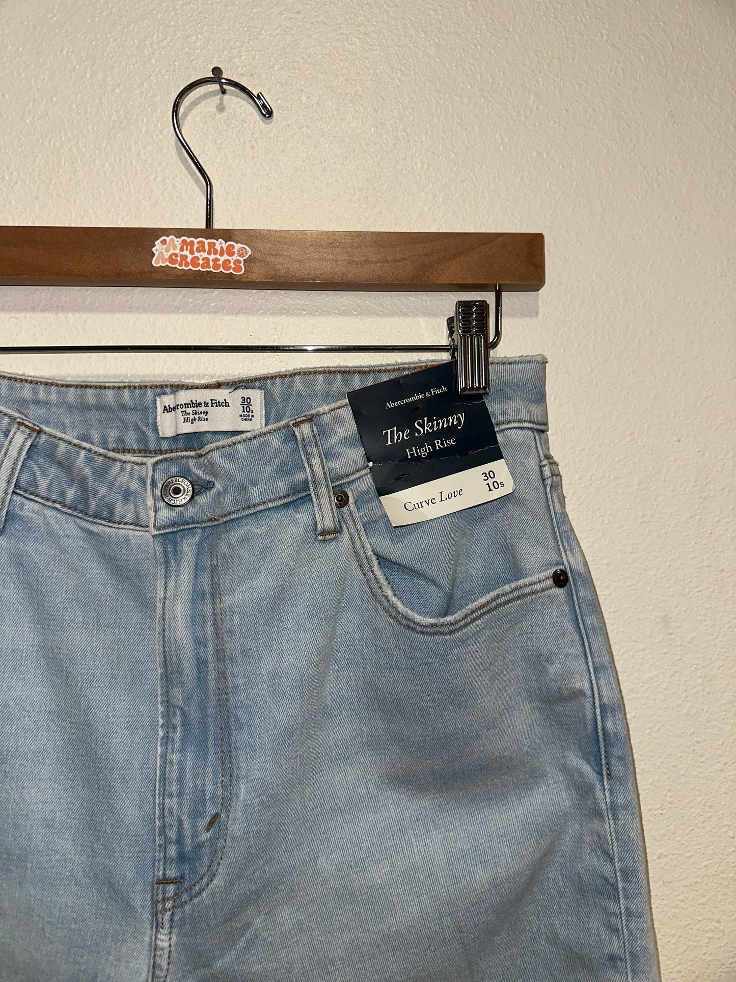 30/10s NWT Skinny Jeans