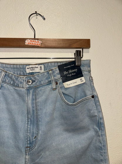 30/10s NWT Skinny Jeans