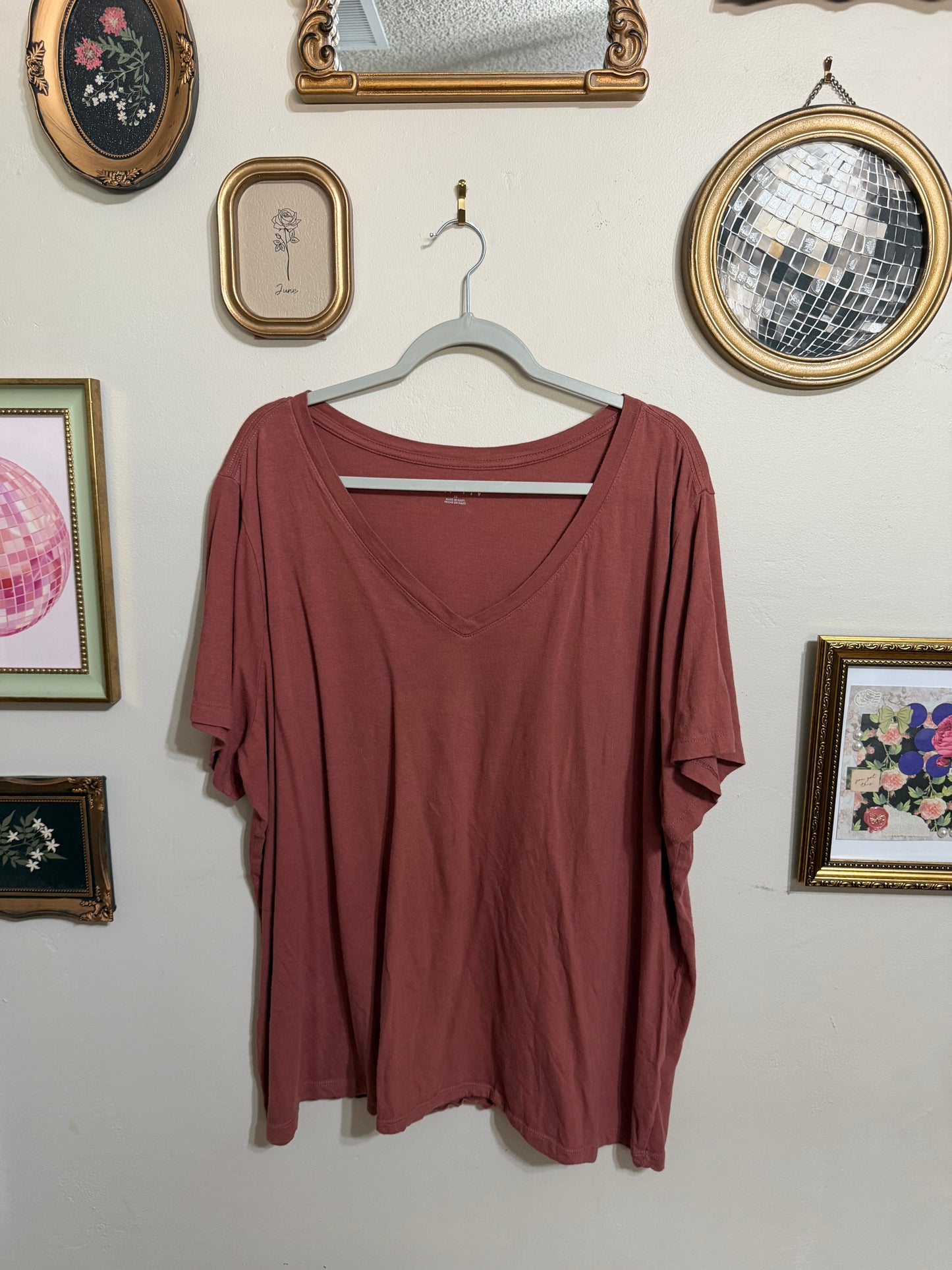 2x Burgundy Vneck