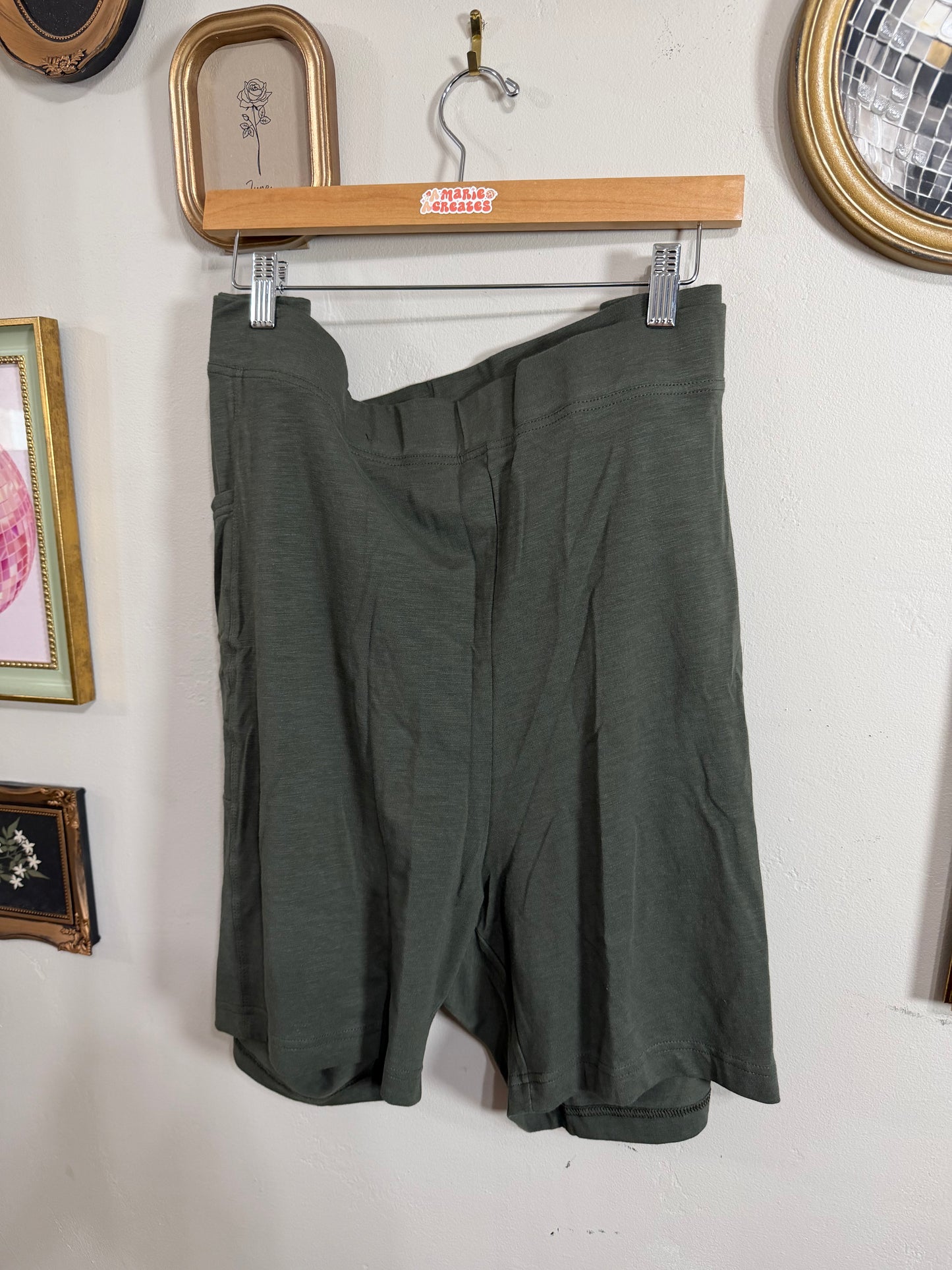4x Green Biker Shorts