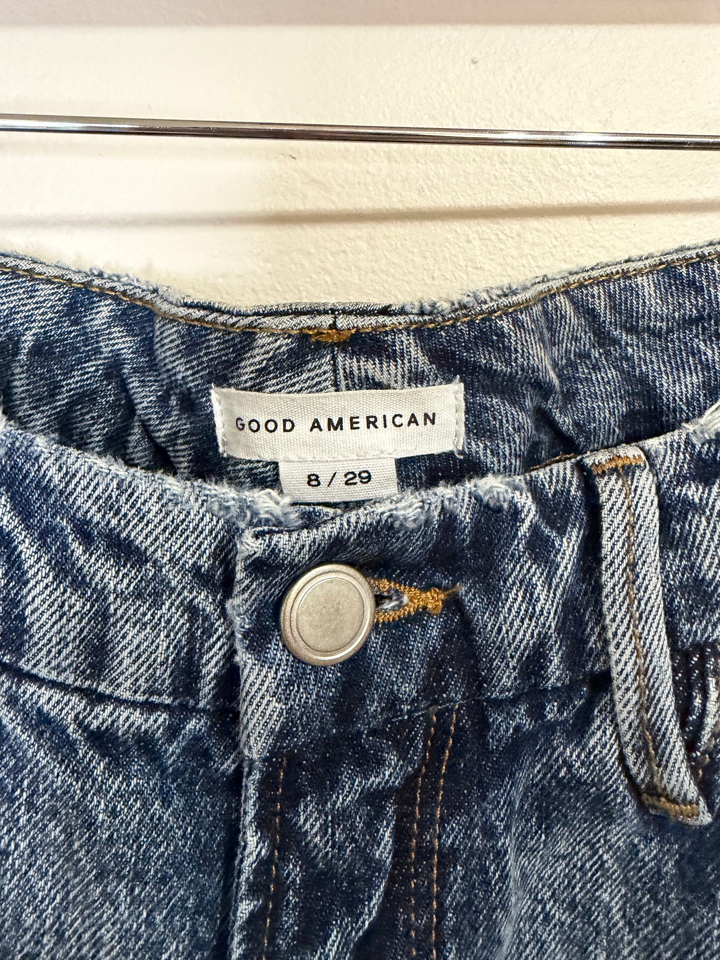 8/29 Classic Distressed Jean
