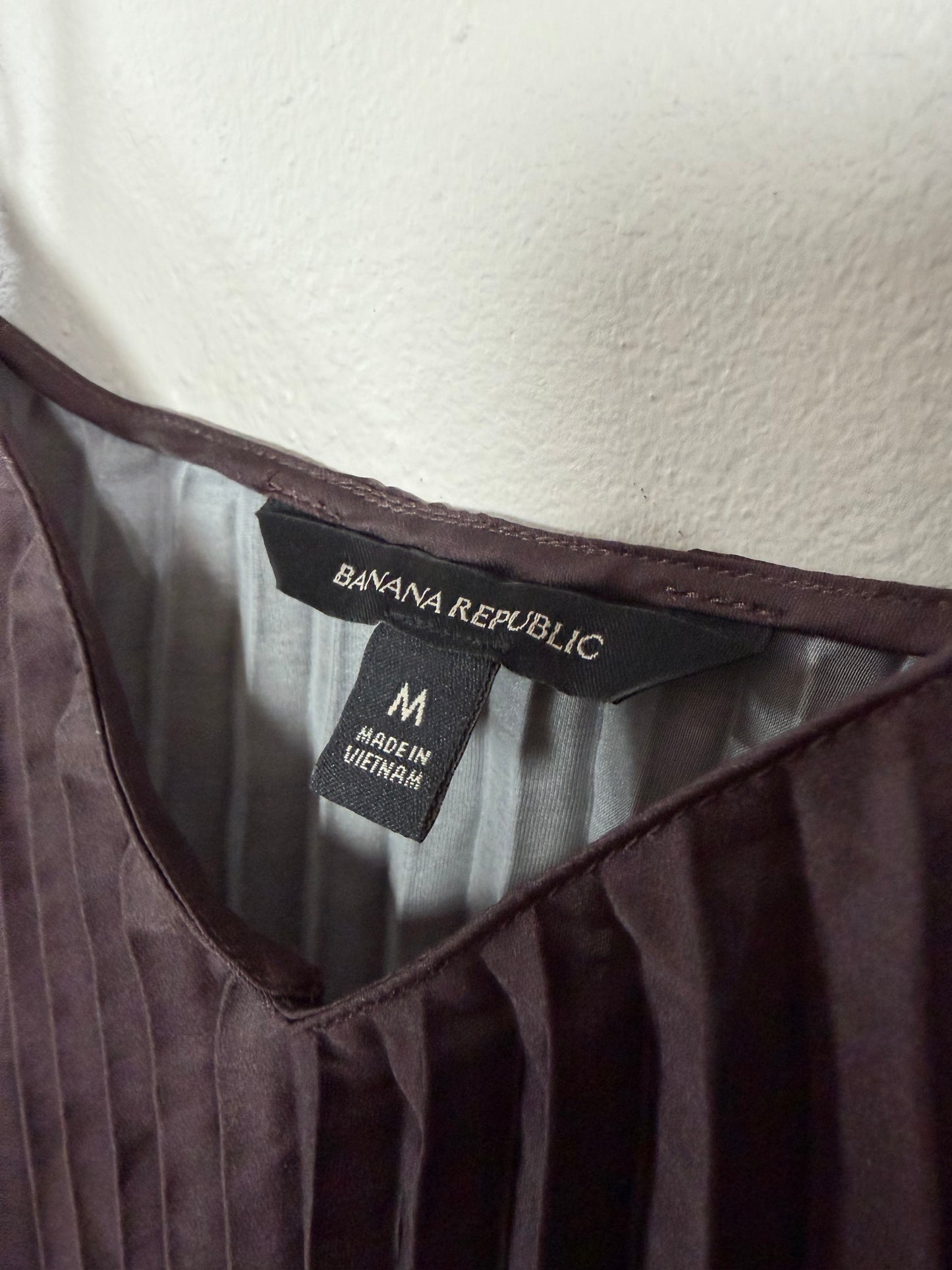 Medium Pleated Ombre Spaghetti Strap Camisole in Brown Rust