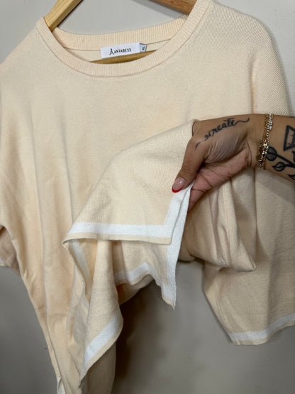 XL Butter Yellow w/ Cream Detail Top