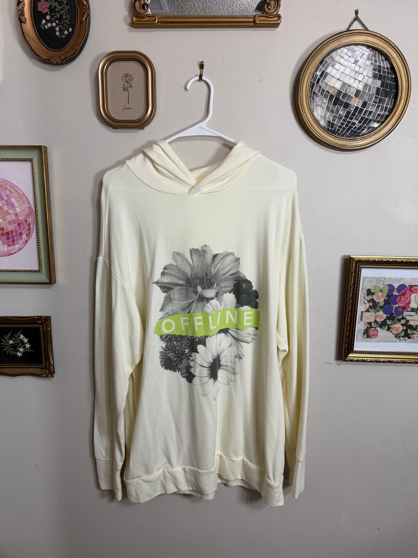 Small Offline Flower Cream Sweater Hoodie