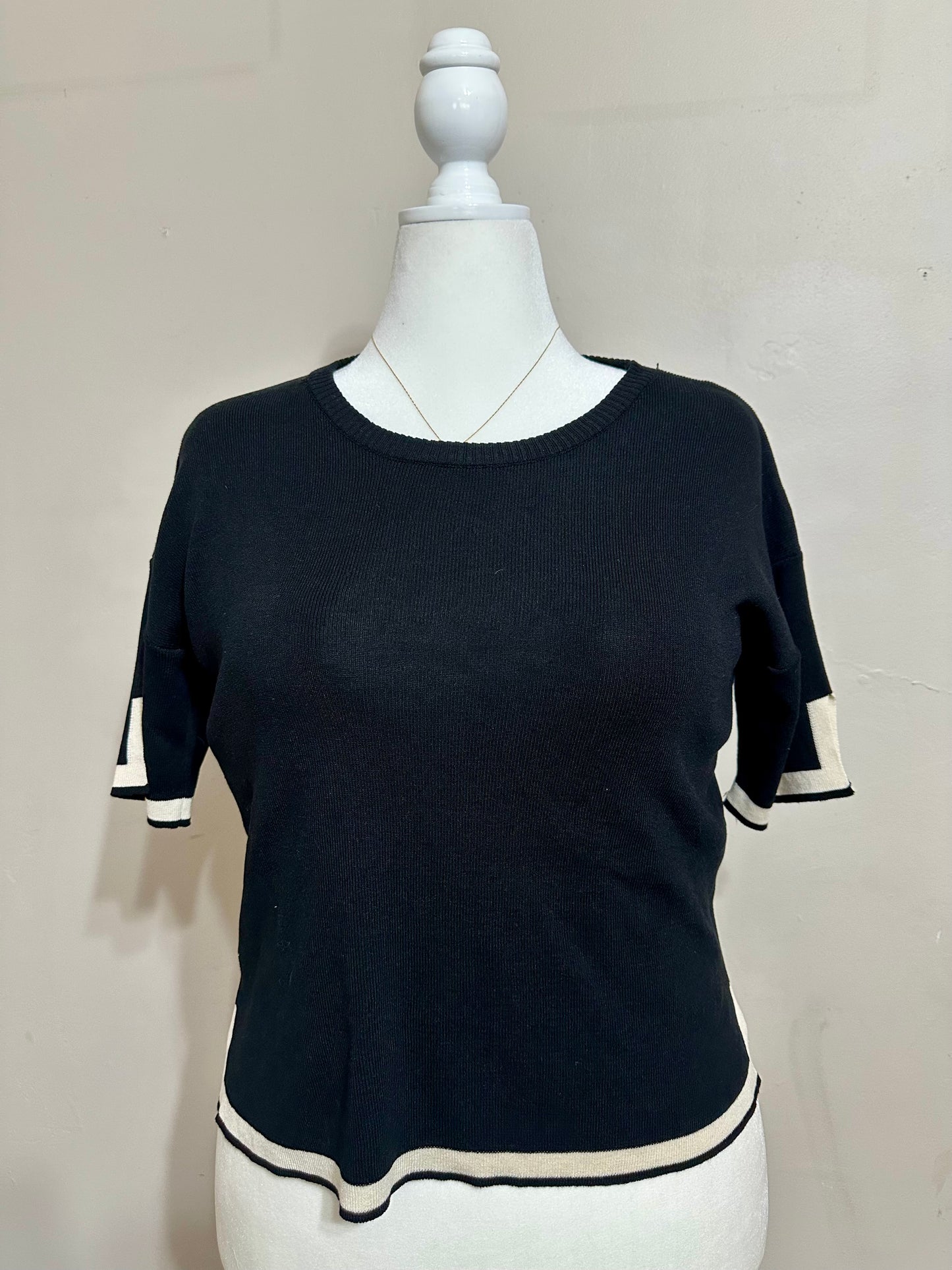 M/L Black Cream Top
