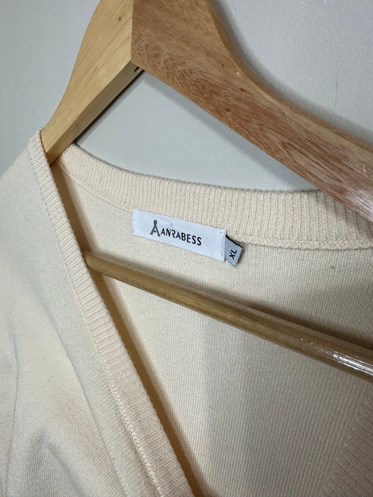 XL Butter Yellow w/ Cream Detail Top