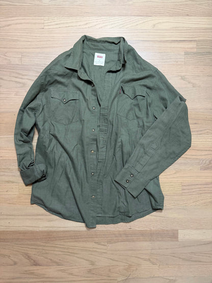 XL Green Button Up Shirt *small call out