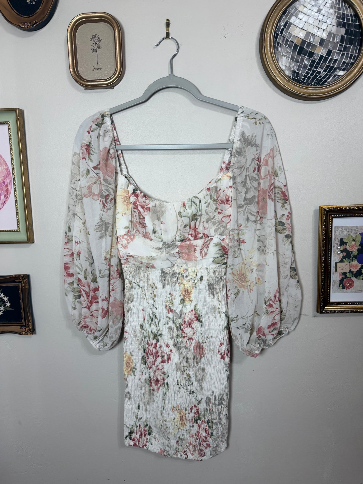 Small NWT Floral Dress w/ Tie Back
