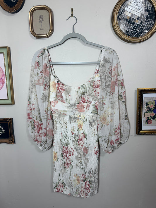 Small NWT Floral Dress w/ Tie Back