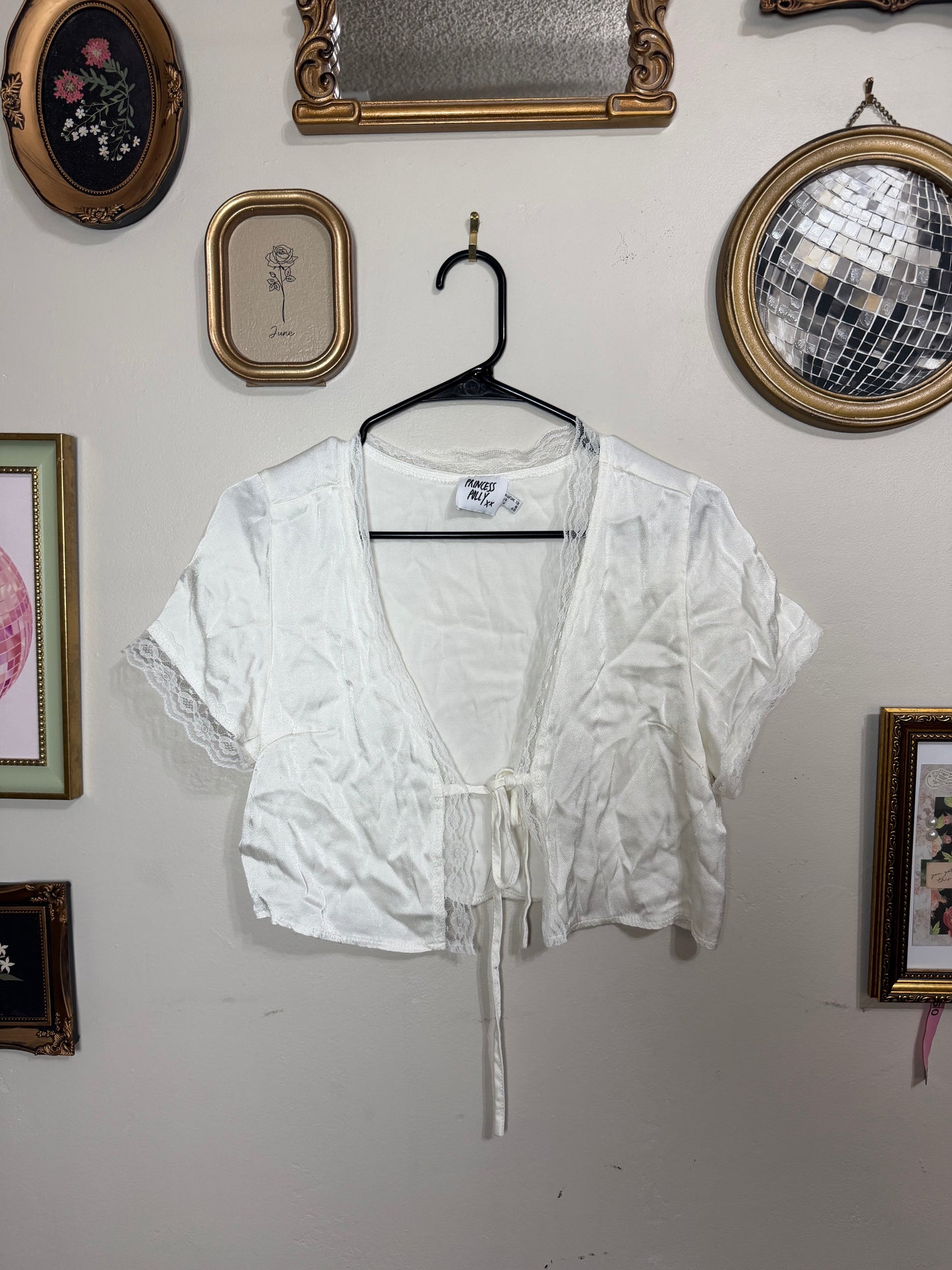 US 8 White Lace Tie Top