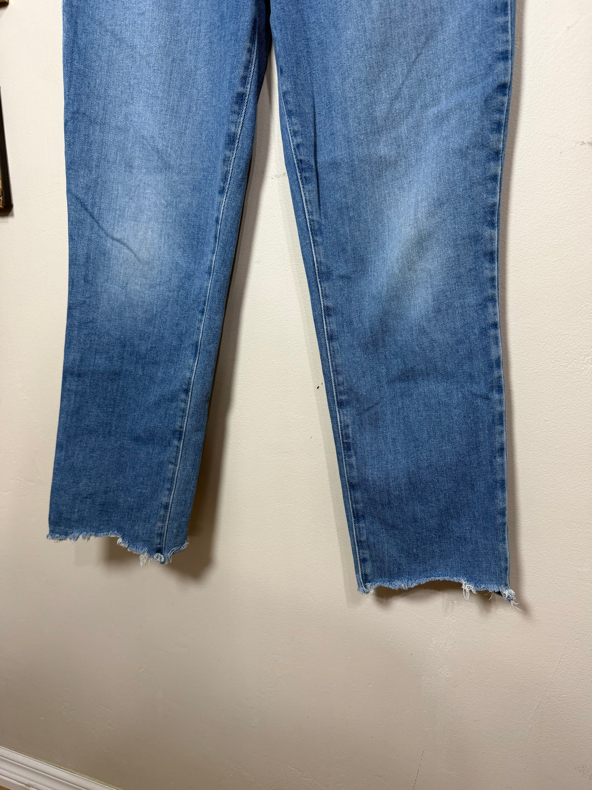 Size 31 Light Wash Classic Fit Denim Jeans w/ Raw Hem