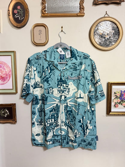 Med & Large NWT DISNEY Vault 70 Printed Button Up
