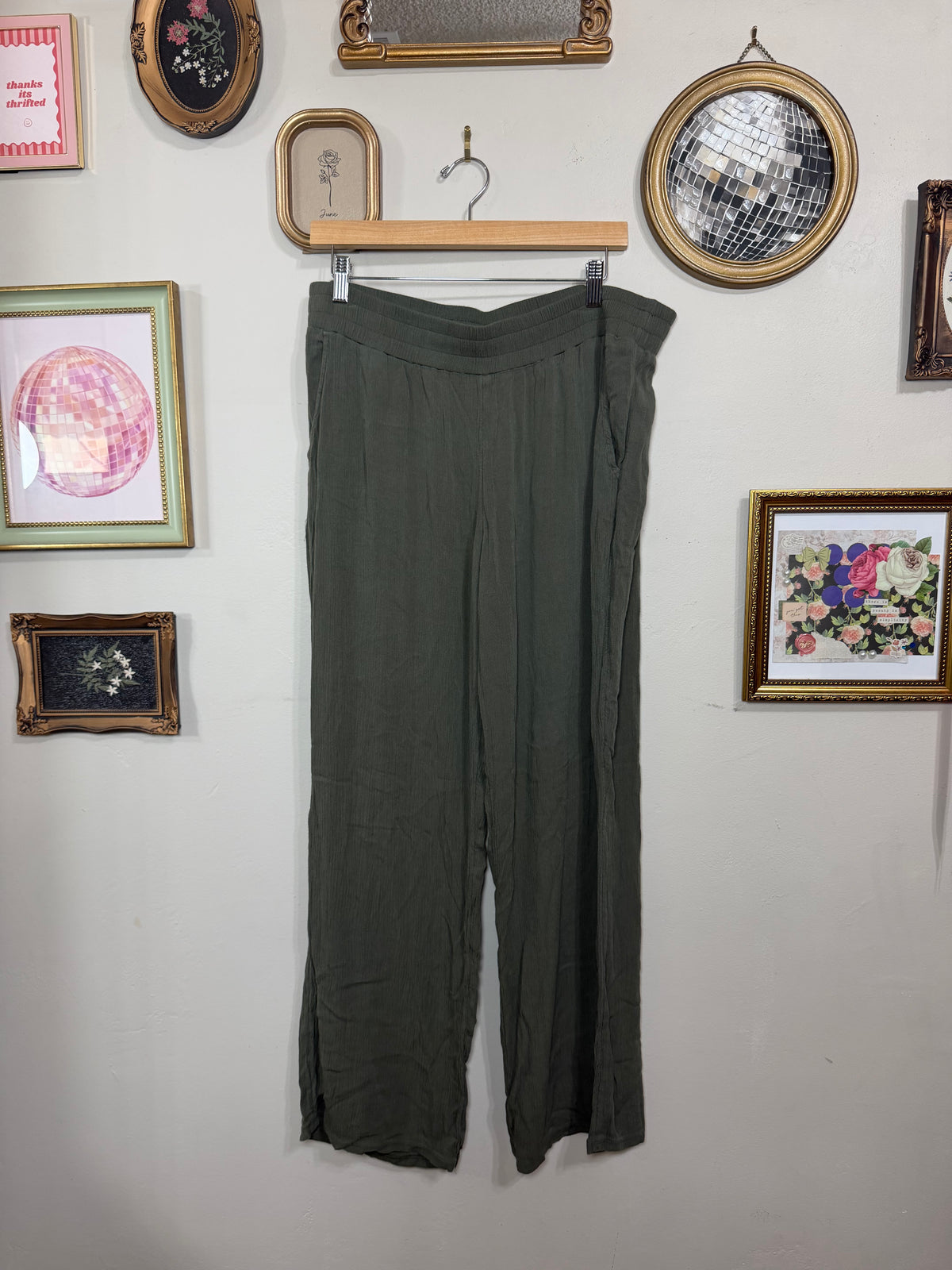 XL Green Flowy Wide Leg Pants w/ Pockets