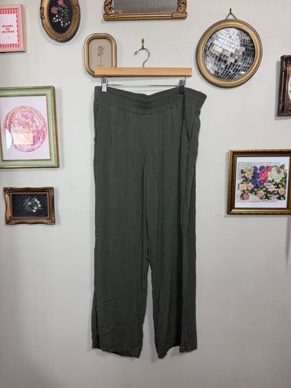 XL Green Flowy Wide Leg Pants w/ Pockets