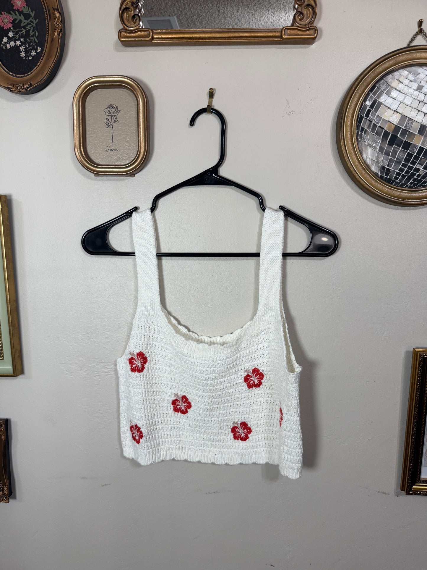 Medium White Knit Tank w/ Red Hibiscus Flowers