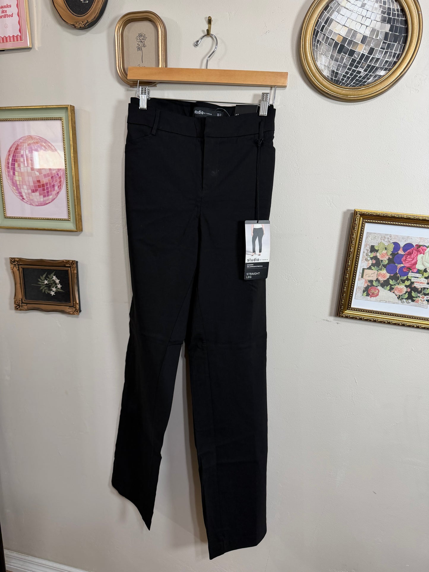 18R NWT Straight Leg Pants