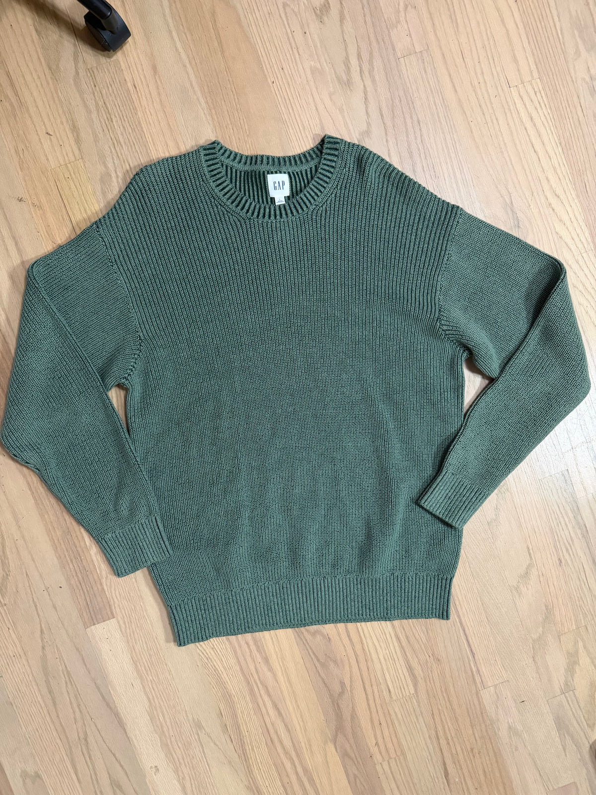 Large NWT Green Ribbed Sweater