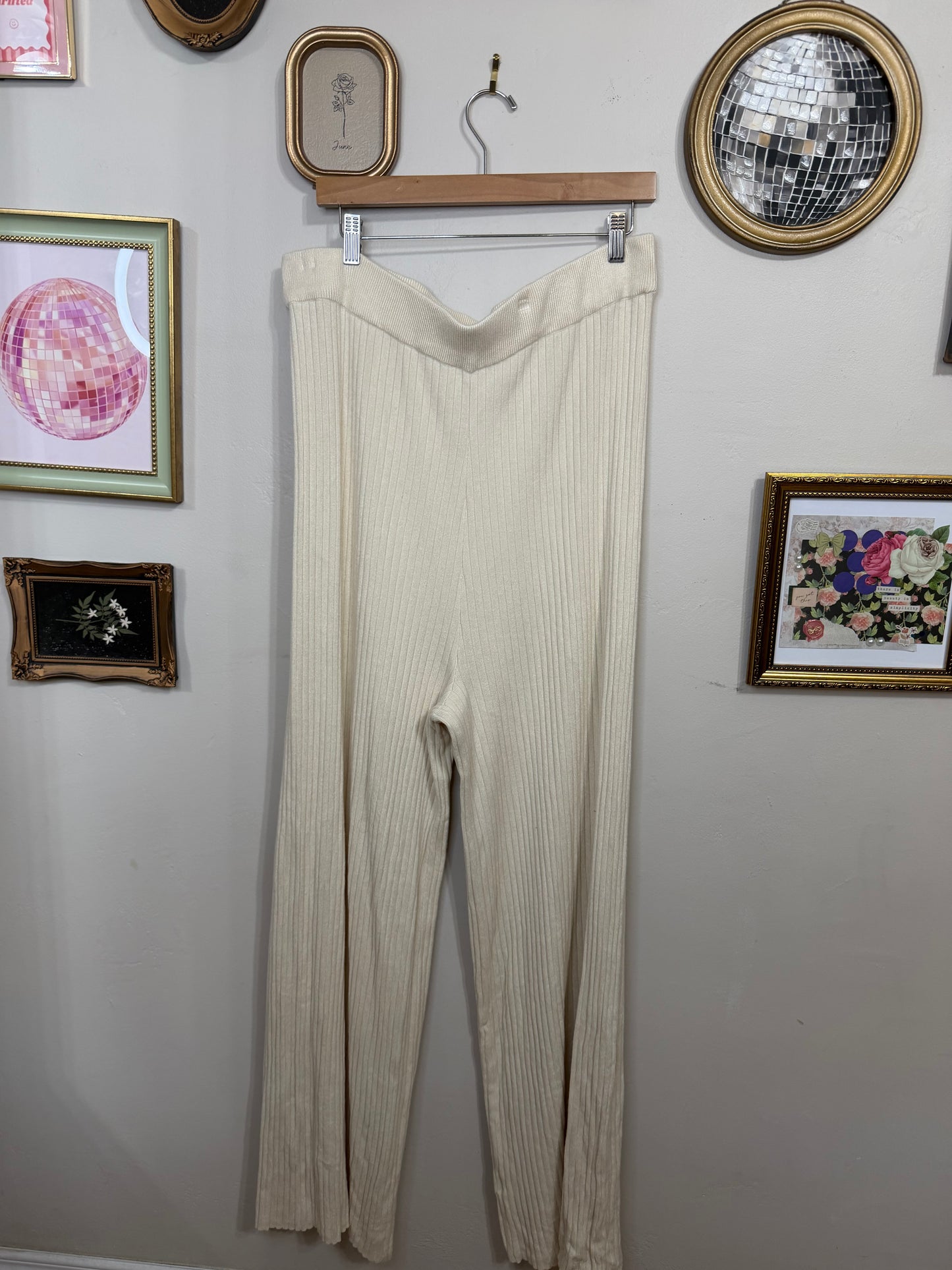 XL Cream Ribbed Pants
