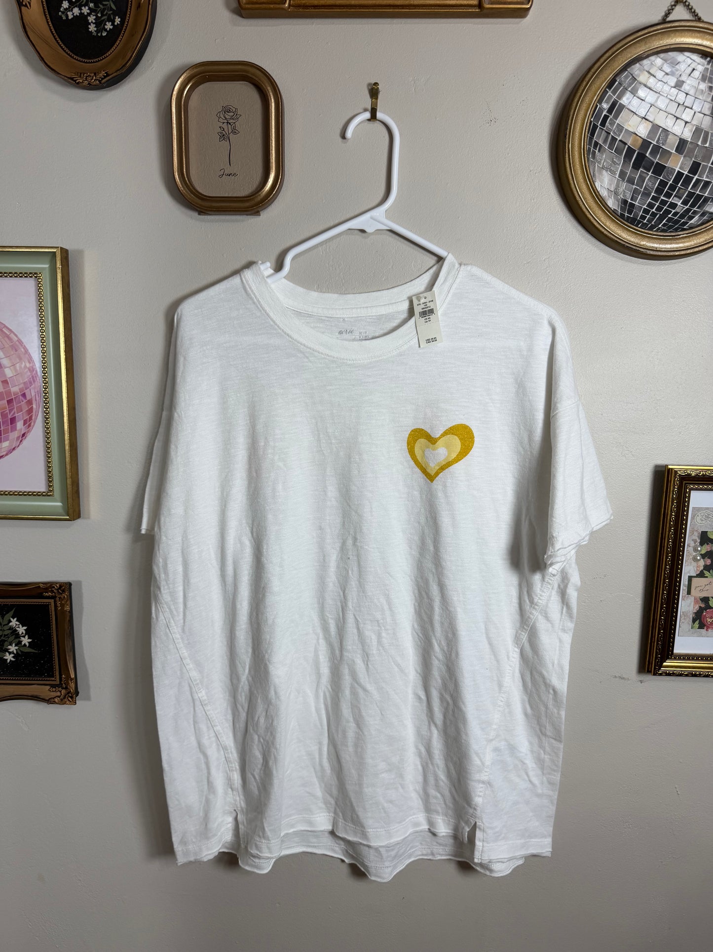 XS (up to L) NWT Oversized Strong Mamas Tee