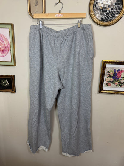 2x Gray Sweatpants