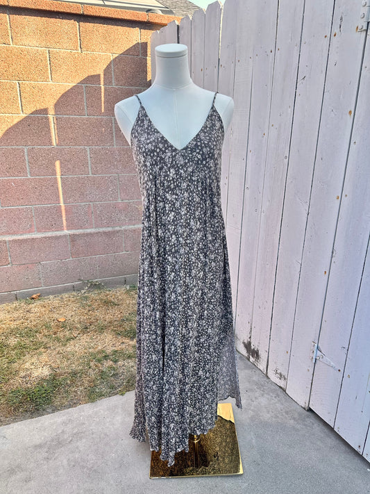 Medium/Large Gray Floral Maxi Dress