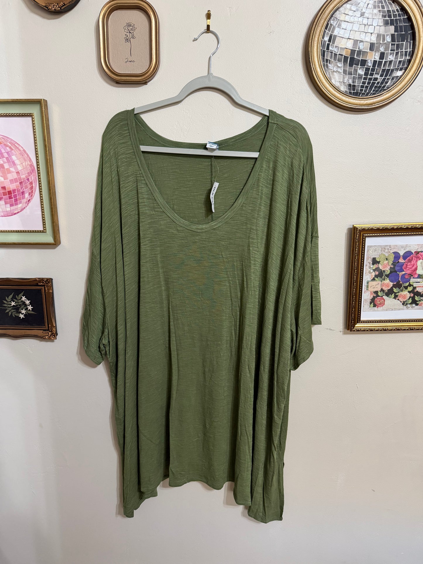 4x NWT Green Luxe Top
