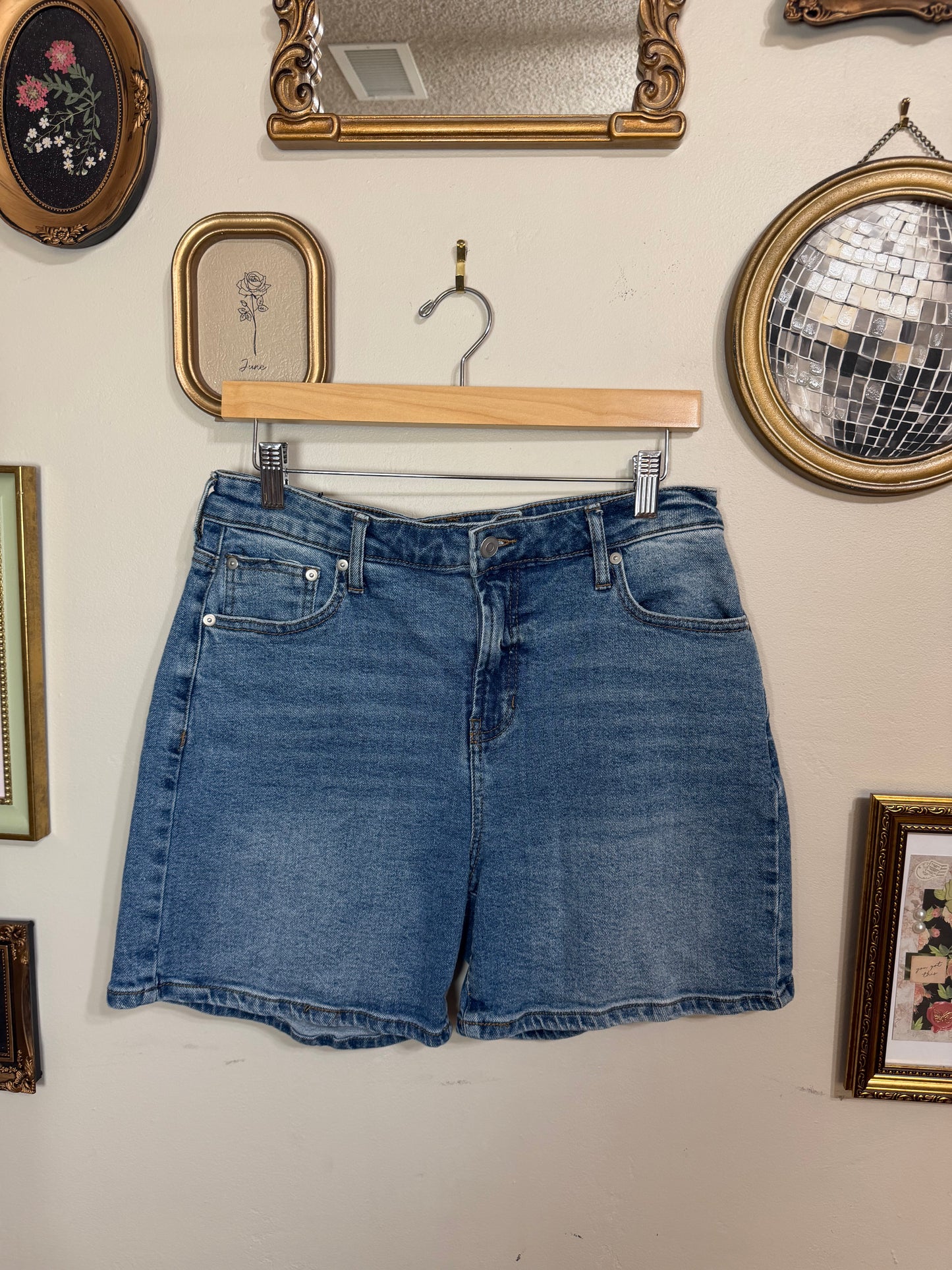 Size 11/30 Boyfriend Shorts