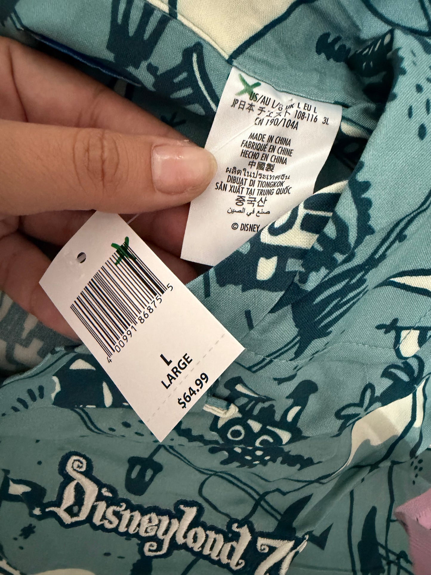 Med & Large NWT DISNEY Vault 70 Printed Button Up