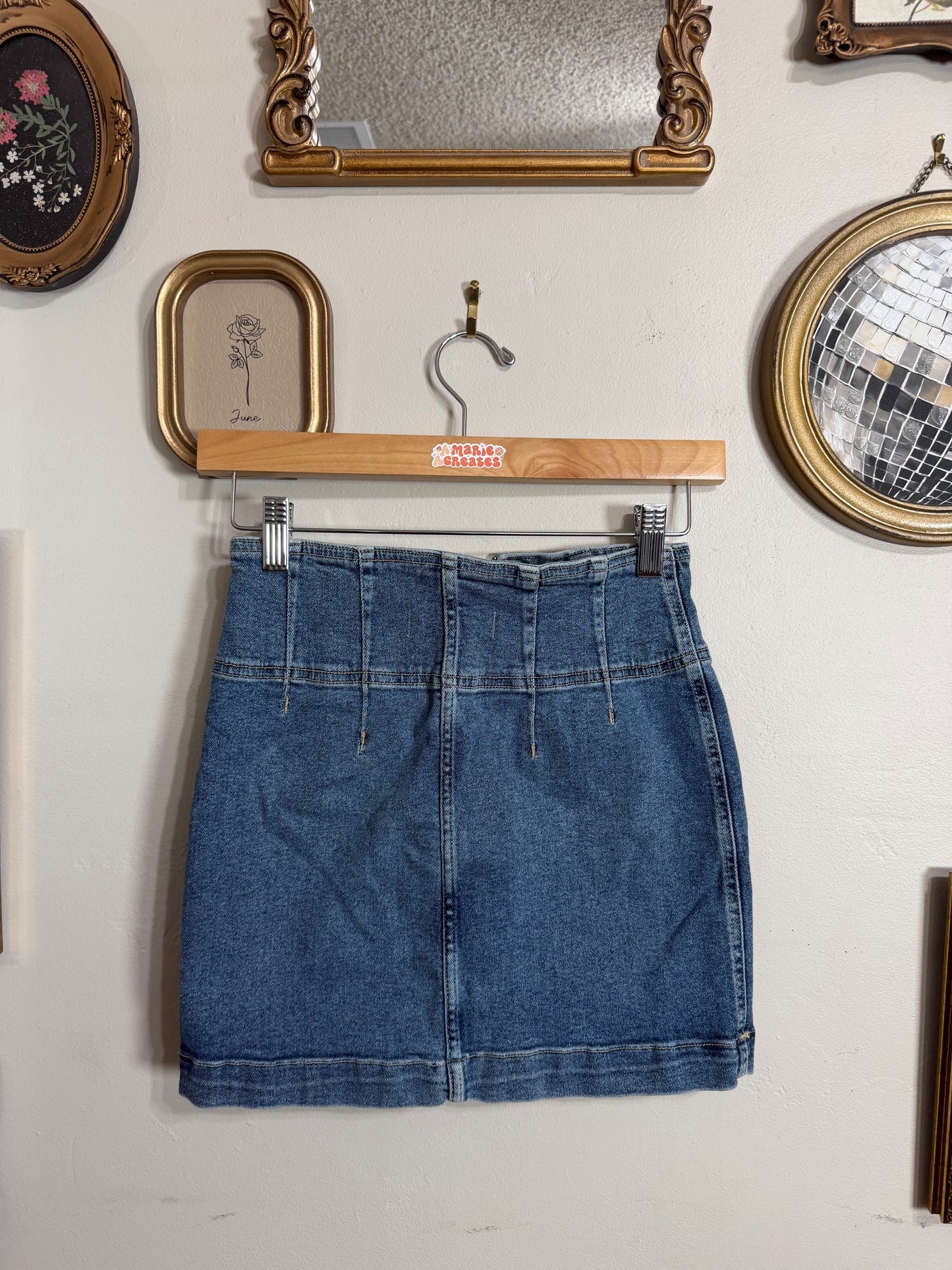 Size 25 Virgo Denim Zipper Light Wash Skirt