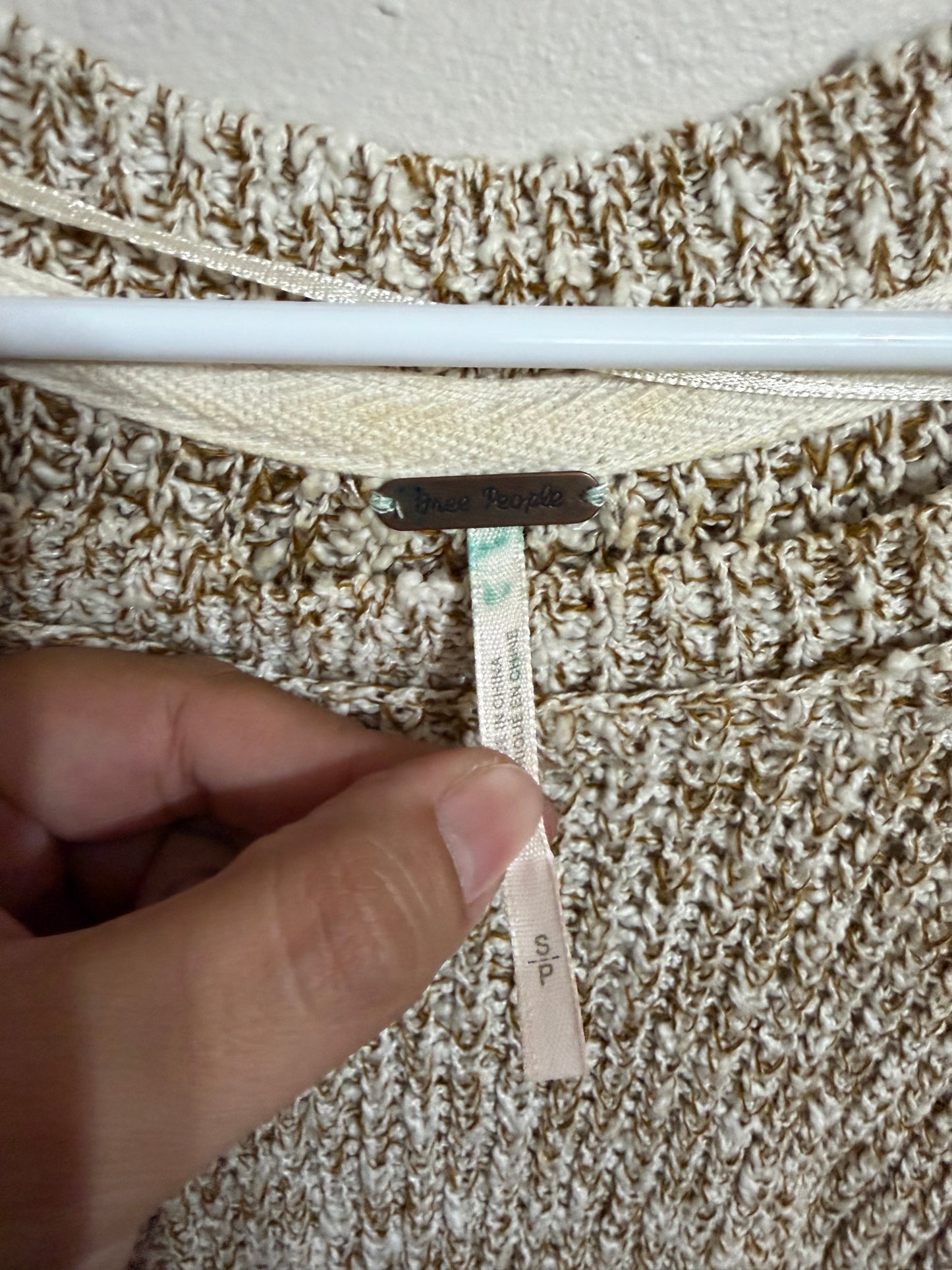 Small Neutral Electric City Pullover