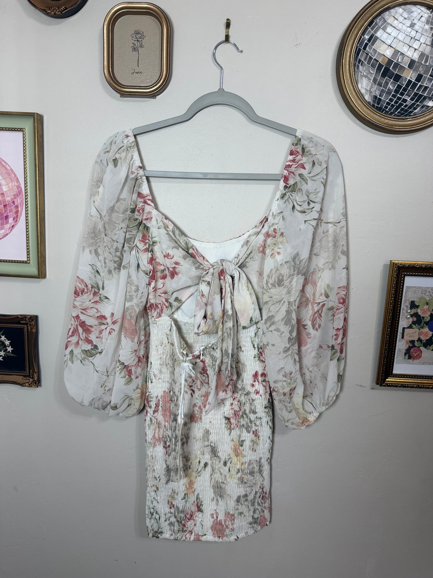 Small NWT Floral Dress w/ Tie Back