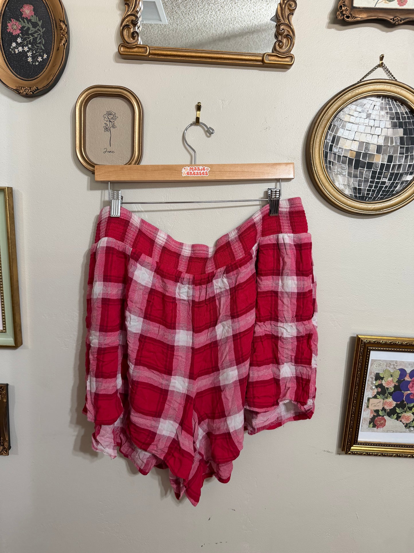 3x Checkered Pink Shorts